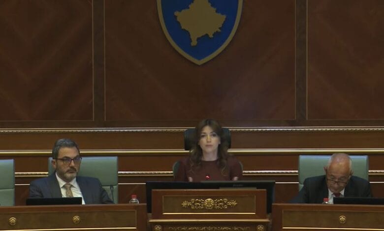 haxhiu-nderpret-serish-seancen-per-presidentin-shihemi-ne-ora-2