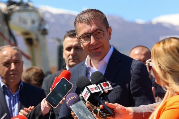 nisma-per-ndryshimet-kushtetuese-mickoski-bdi-le-te-zgjidh-problemet-qe-ka-me-programin-dhe-kuadro