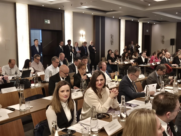 deputetet-monika-zajkova-dhe-mimoza-musa-marrin-pjese-ne-procesin-vezhgues-te-zgjedhjeve-ne-hungari