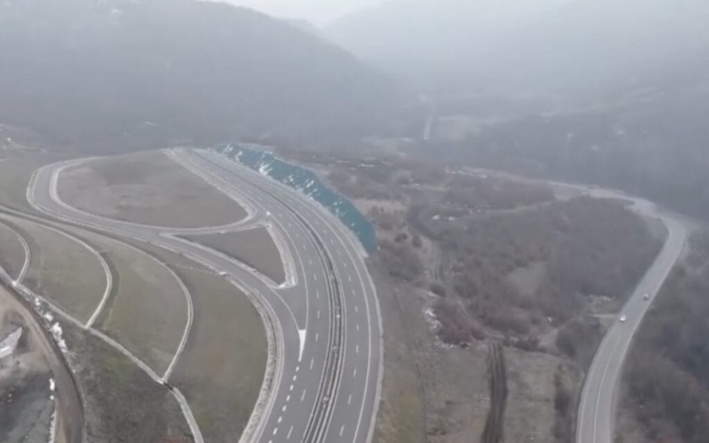 10km e  Shkup Bllacë  do të ndërtohen nga kompani e vendit  Zekolli  Tenderi është për autostradë  jo për magjistrale