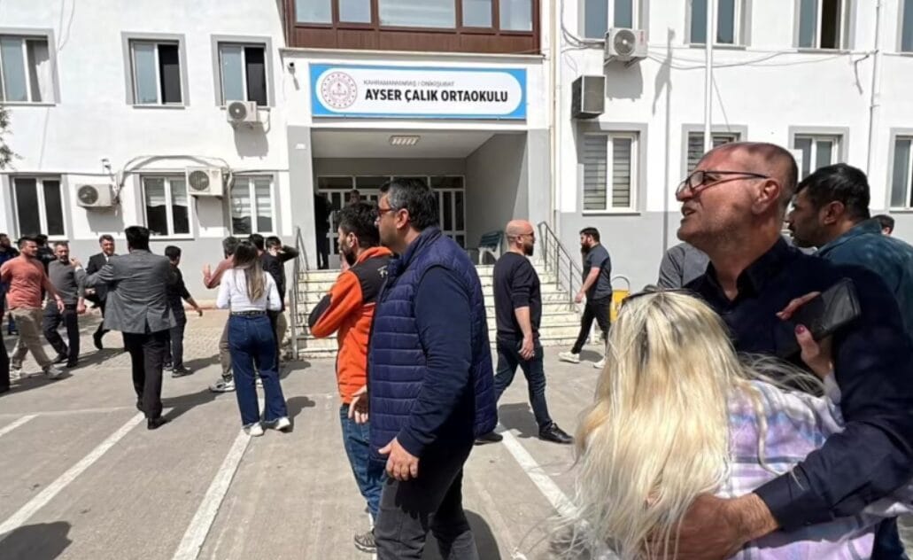 nxenesi-vret-kater-persona-ne-nje-shkolle-te-mesme-ne-turqi