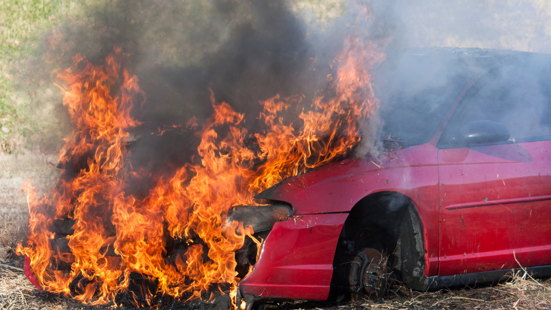 U dogjën dy vetura  dhjetë për pesë muaj në Shkup