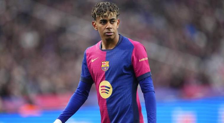 Ky është sulmuesi që Yamal i ka kërkuar drejtuesve të Barcelonës ta transferojnë