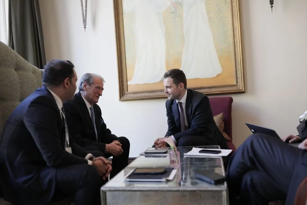 sali-berisha-kerkon-avancim-te-te-drejtave-te-shqiptareve-ne-maqedoni-te-veriut