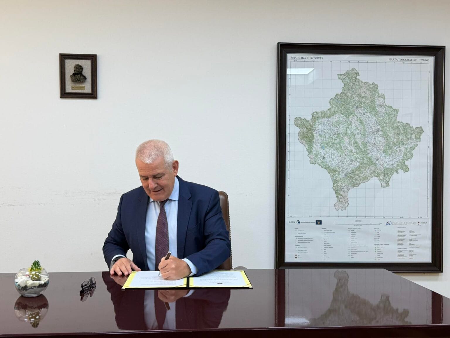 svecla-thote-se-po-behet-xhandarmeria-e-republikes-se-kosoves