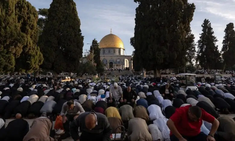 mbi-140-mije-besimtare-myslimane-falen-namazin-e-kurban-bajramit-ne-xhamine-al-alksa