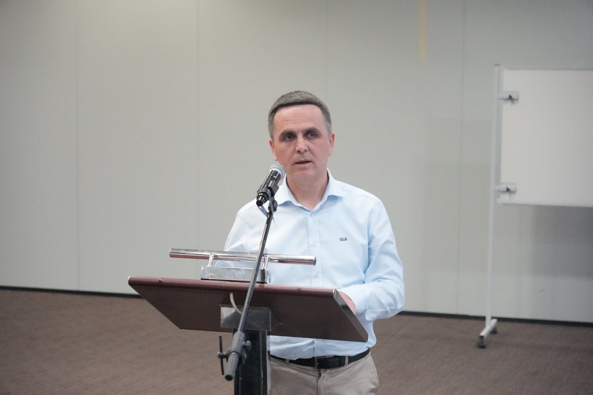 vlen-nis-kapitullin-e-ri-kasami-diskutim-i-frytshem-ne-mbledhjen-e-pare-te-kuvendit-qendror
