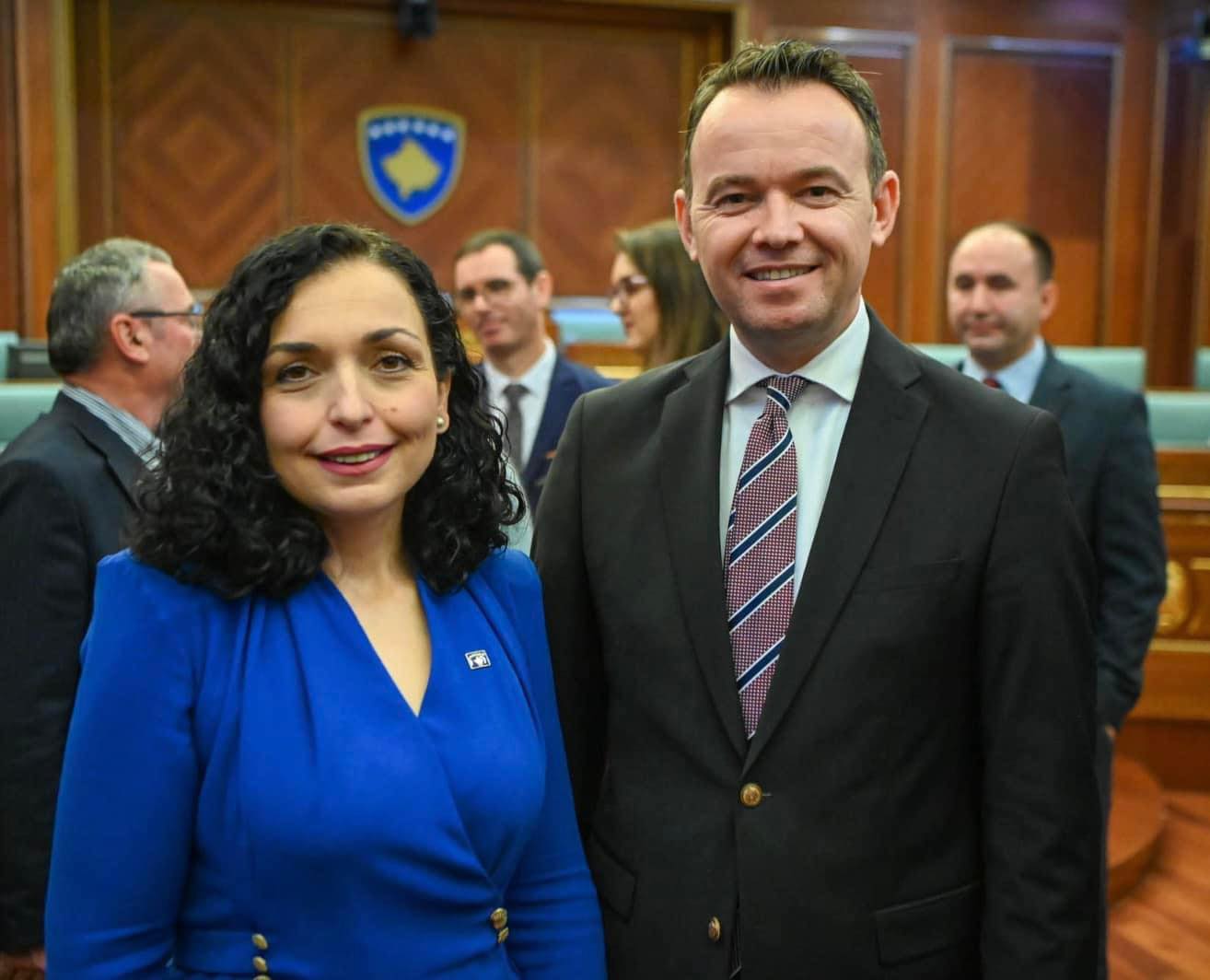 Faton Peci për Vjosa Osmanin  Kam pasur dëshirë që edhe ajo me qenë pjesë e këtij rrugëtimi