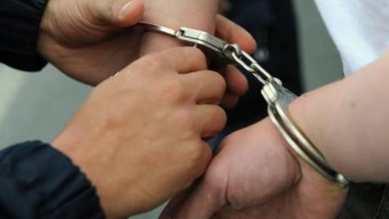 privohen-nga-liria-tete-persona-policia-u-gjeti-substanca-narkotike