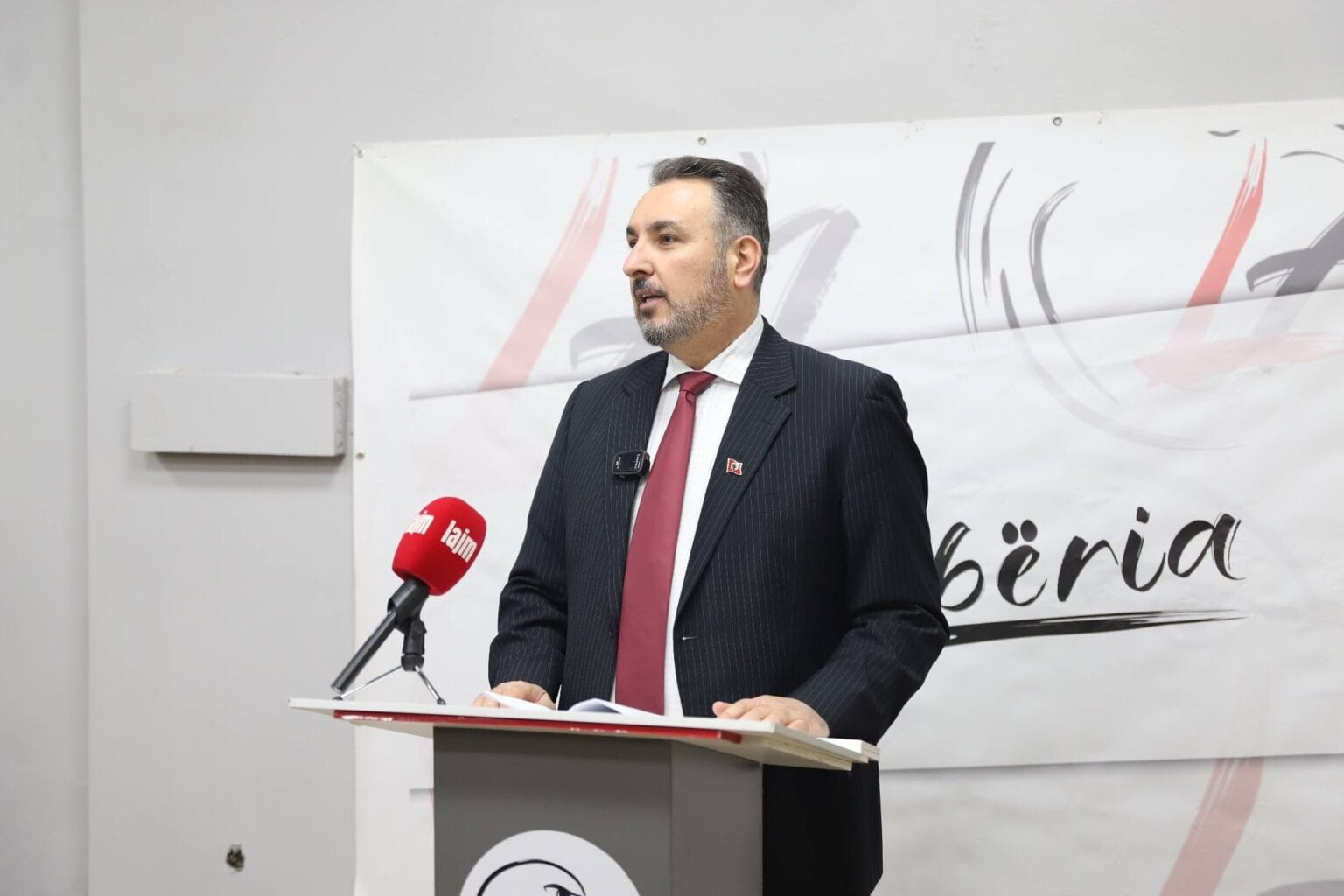Bekim Fazliu reagon ndaj Ali Ahmetit  Përpiqeni të zhdukni kujtesën kolektive të shqiptarëve