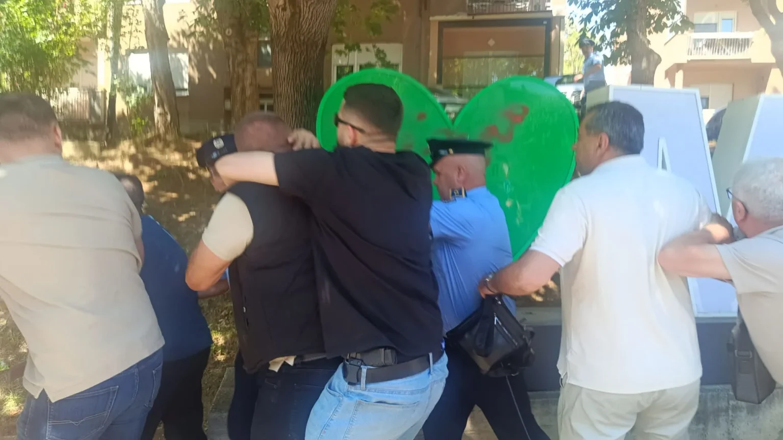 Kosovë  Policia arreston kryetarin e Mitrovicës së Veriut