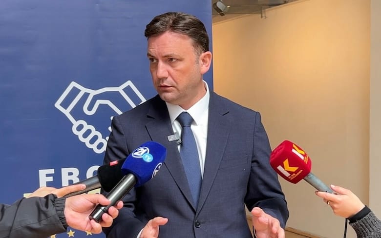 osmani-ngre-pyetje-per-kurtin-si-perfunduam-me-afrimin-e-shkupit-me-beogradin