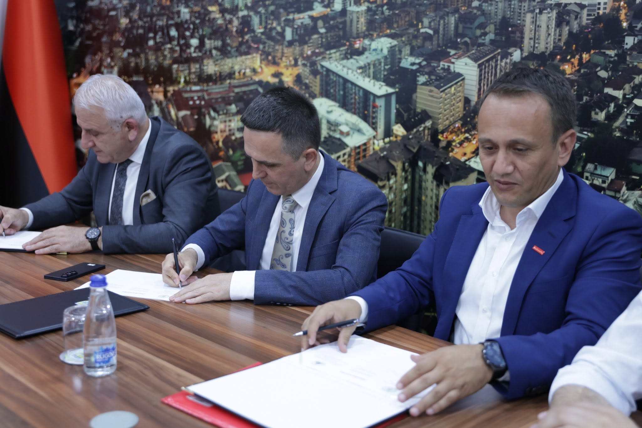 kasami-nenshkruan-memorandum-bashkepunimi-mes-uejl-se-dhe-saubermacher