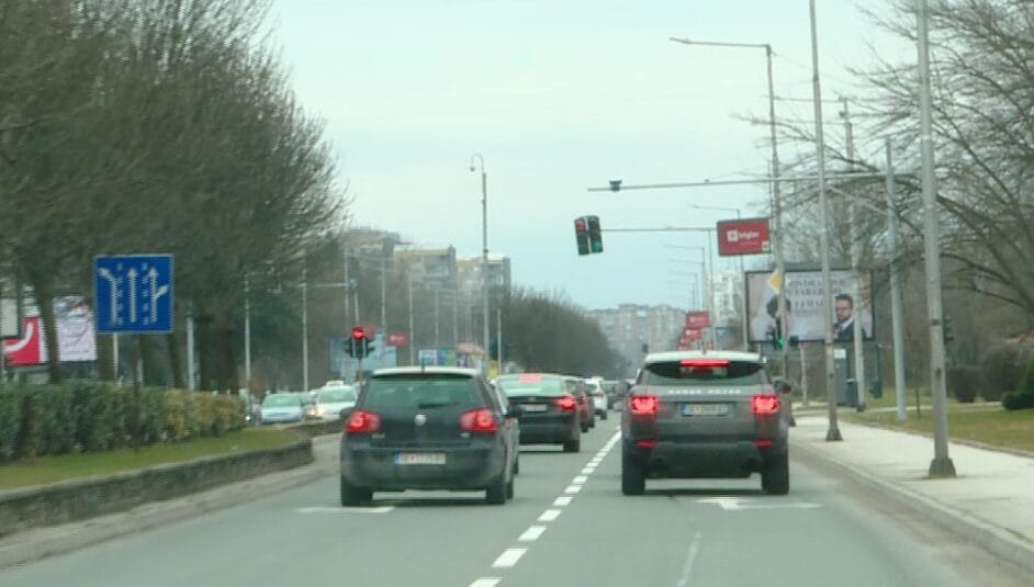 safe-city-ka-regjistruar-33-722-shkelje-nga-automjetet-me-targa-te-huaja-mpb-paguan-gjoben-pastaj-hyn-ne-shtet