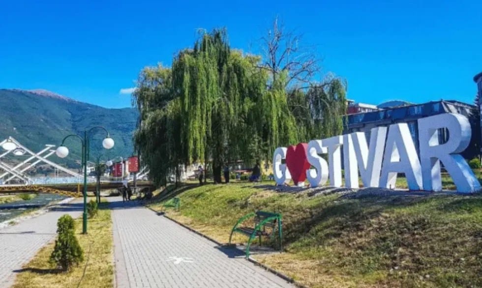 Gostivari ndalon ujin e pijshëm pas helmimit të mbi 1 200 banorëve