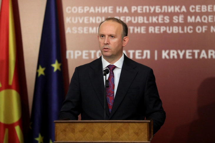Gashi  Kjo ditë na bashkon rreth vlerave mbi të cilat është ndërtuar shteti