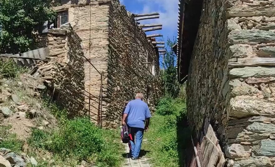 Malësia e Tetovës po mbetet pa nxënës  Veshalla me dyert e mbyllura  në Bozovcë vetëm dy filloristë