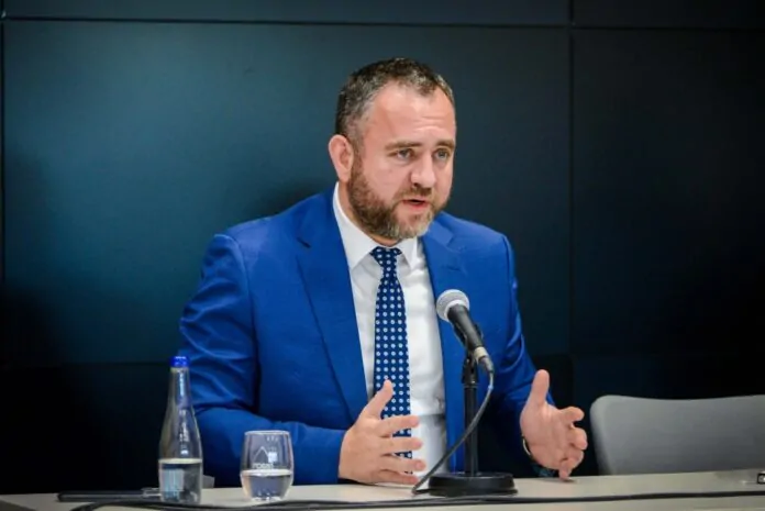 toshkovski-rreth-310-te-rinj-qe-plotesuan-kriteret-do-te-behen-nxenes-te-shkolles-se-mesme-policore
