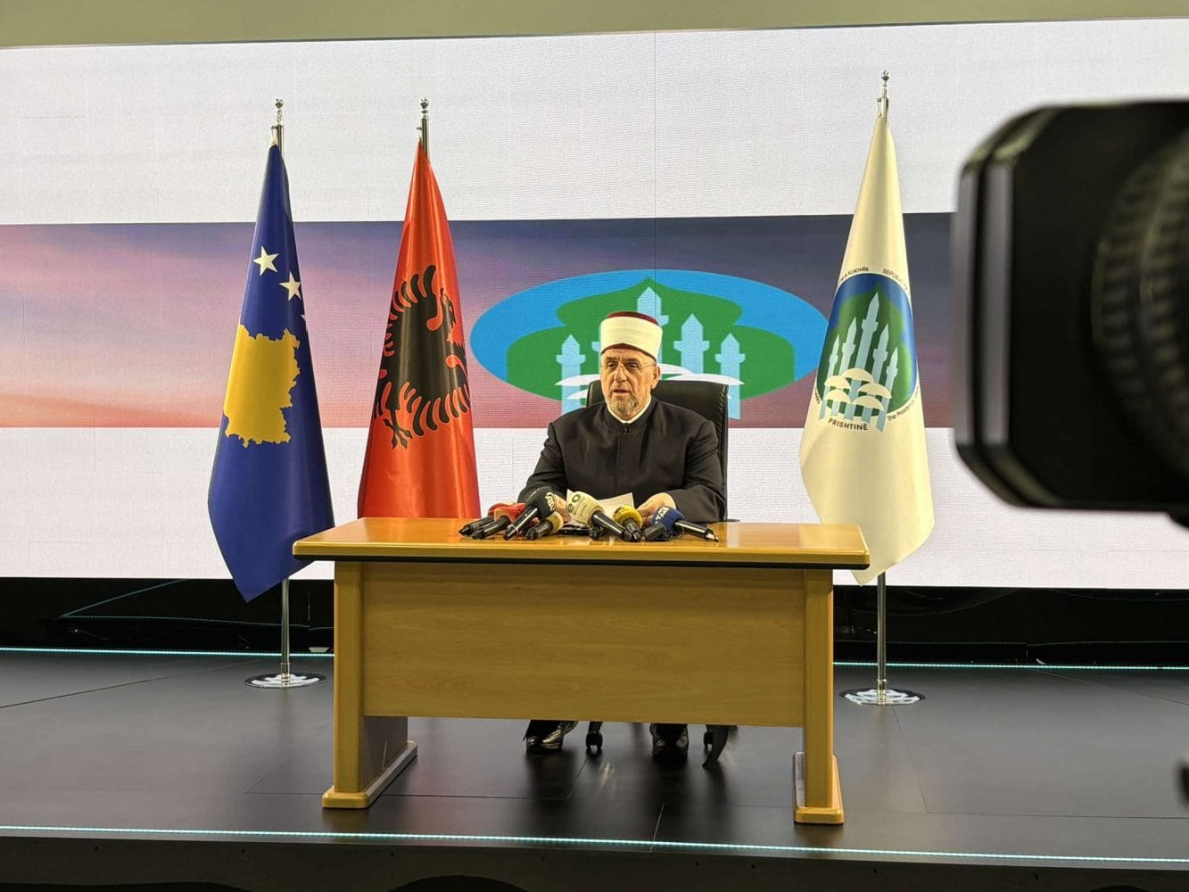 pas-20-viteve-kosova-si-kandahari-ternava-kerkon-hetim-per-top-secretin-e-shehollit