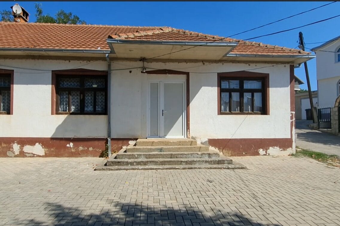 Zilja nuk ra në 4 shkolla të Strugës  Në këto fshatra sot nuk u dëgjua zëri i fëmijëve
