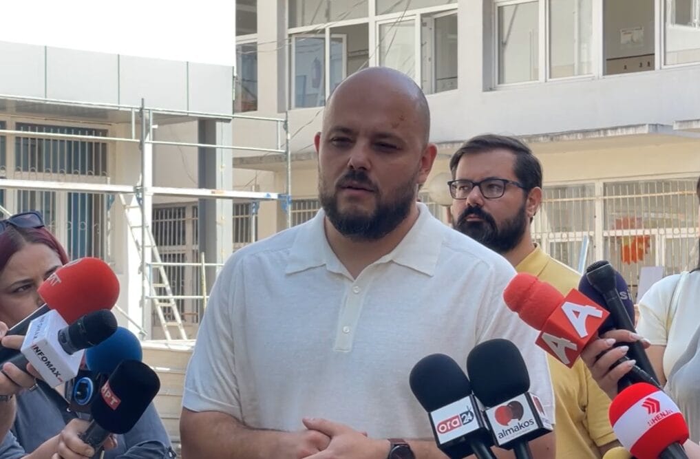 Kryetari i Butelit për nxënësit e  Penko s   Fëmijët që kanë motër ose vëlla në shkollë do të mund të regjistrohen
