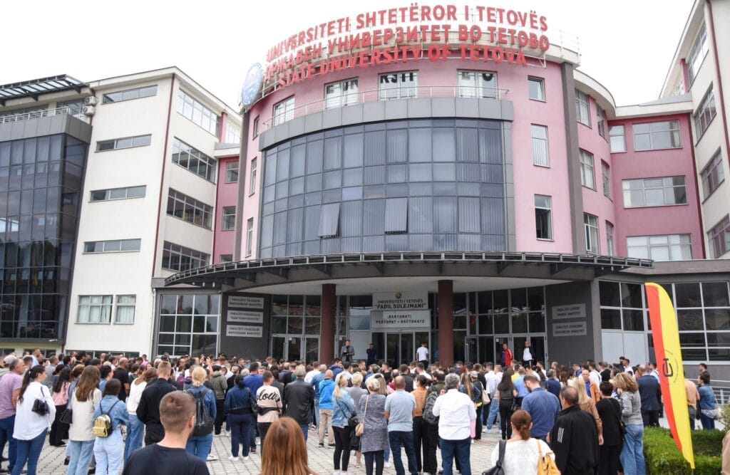 Në Universitetin e Tetovës  fillon afati i tretë për regjistrimin e studentëve të rinj