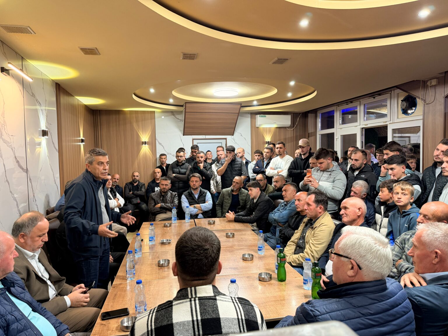 VLEN mobilizon Miletinën  Izet Mexhiti dhe Adnan Azizi mes qytetarëve