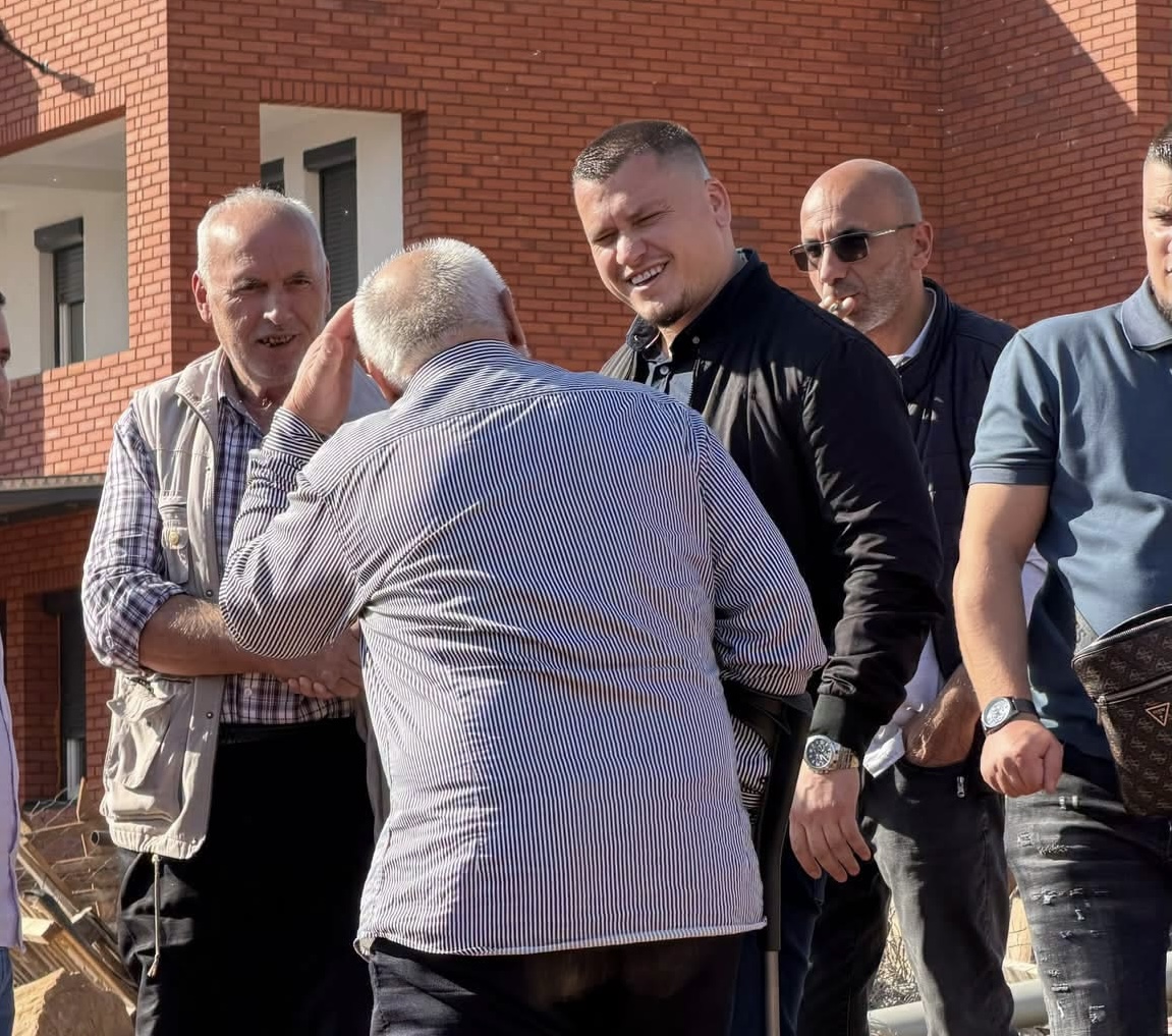 Daut Beqiri  Asfaltohen pesë rrugë në Haraçinë  punimet vazhdojnë edhe në Orllancë e Grushinë