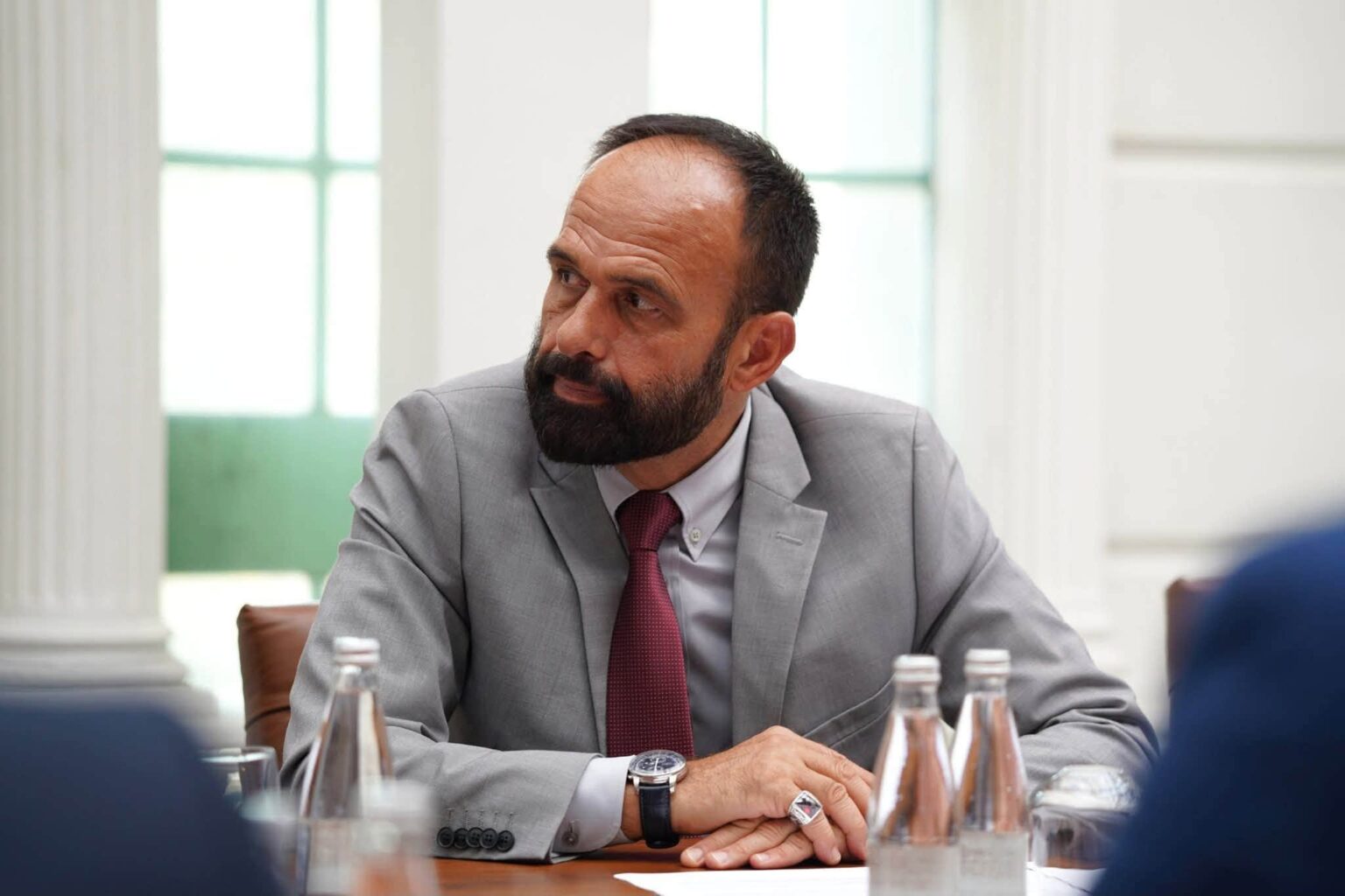 Drejtësia është obligim  përgjegjësia është detyrë  besimi fitohet 