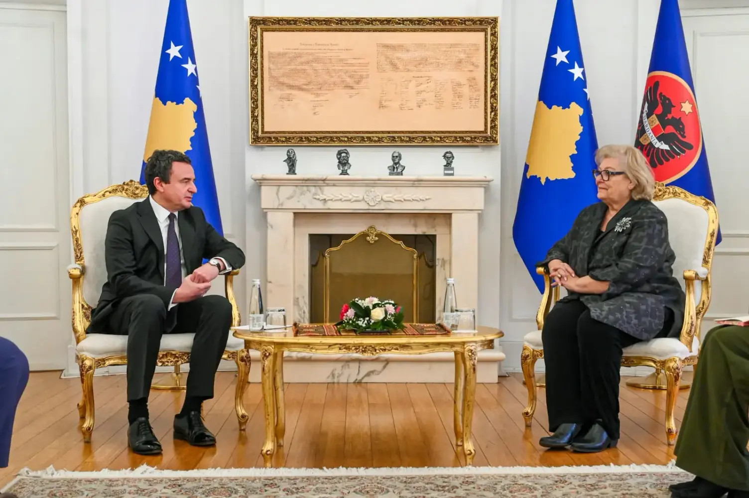 shiroka-pula-ia-shpreh-kurtit-gatishmerine-per-bashkepunim-ne-sherbim-te-interesave-te-kosoves